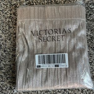 Victoria’s Secret shimmer pant